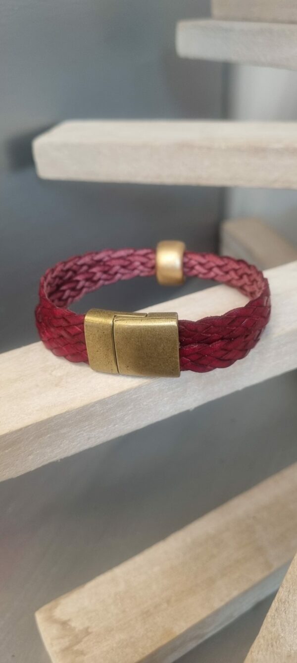 Bracelet femme en cuir tressé rouge foncé, perle en céramique or mat