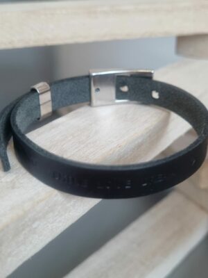 Bracelet homme cuir noir imprimé love, fermoir montre