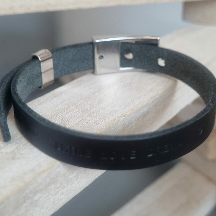 Bracelet homme cuir noir imprimé love, fermoir montre
