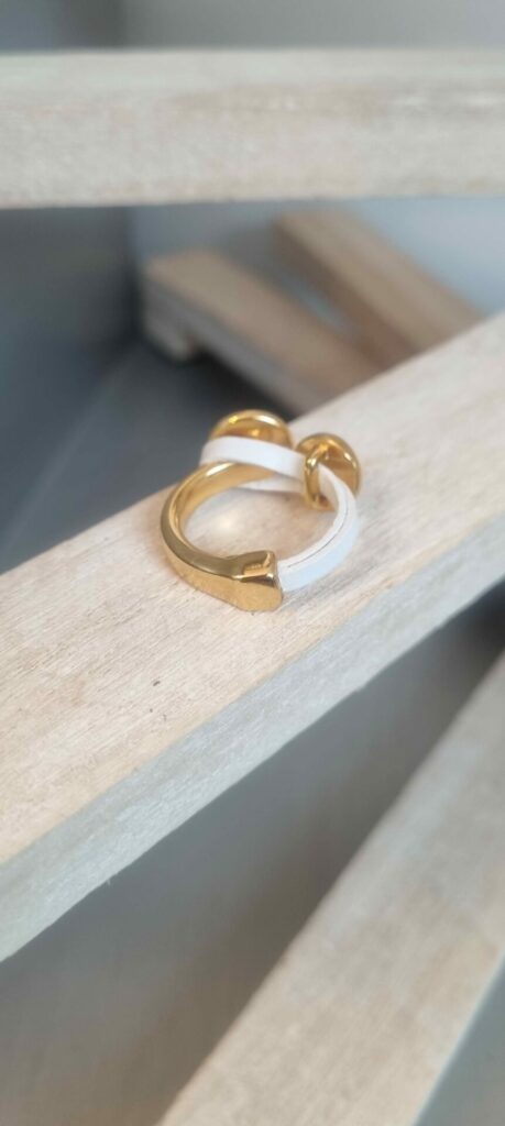 Bague femme dorée cuir blanc et oeil émaillé blanc