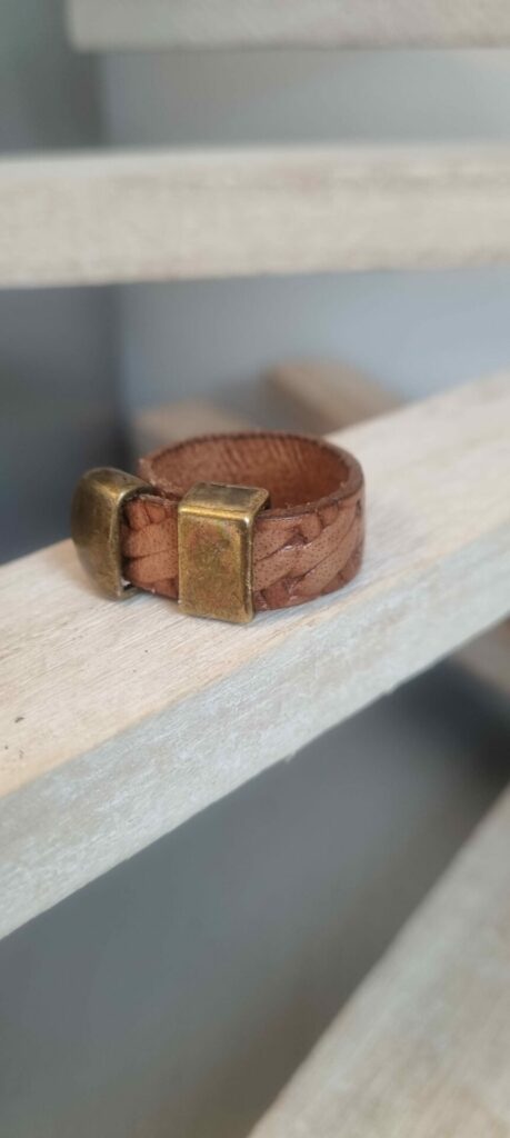 Bague mixte en cuir plat marron et passant bronze