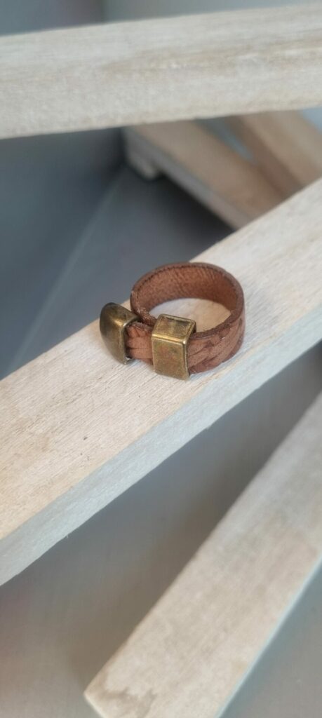 Bague mixte en cuir plat marron et passant bronze