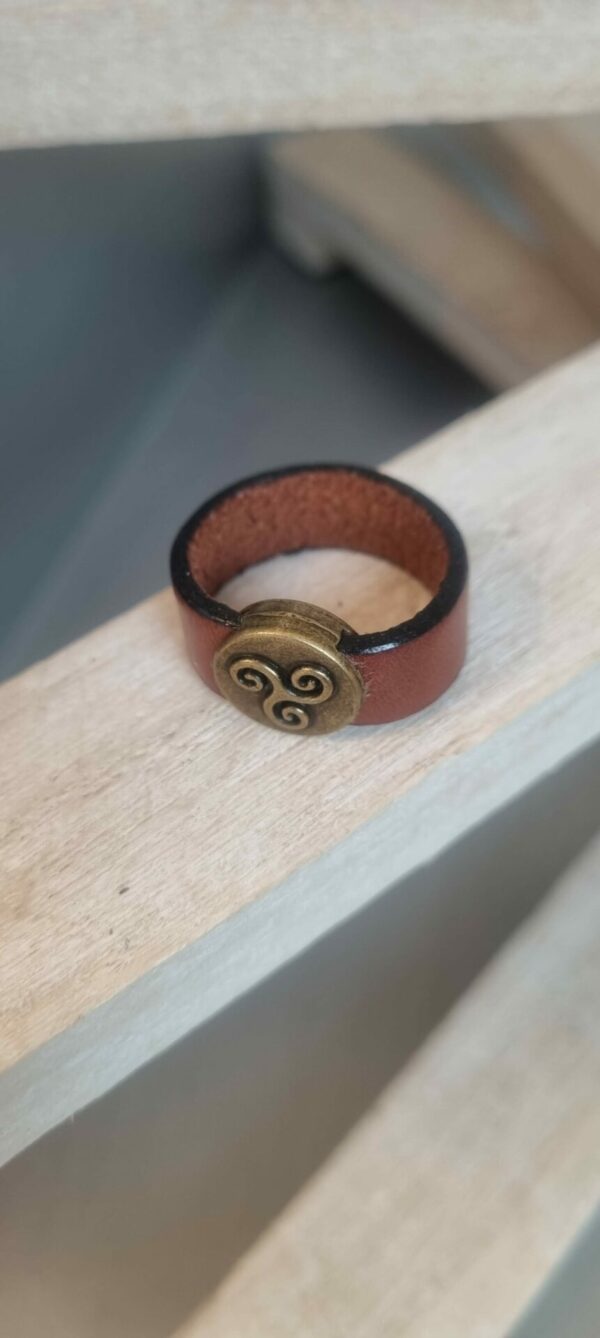 Bague homme cuir plat et triskel bronze