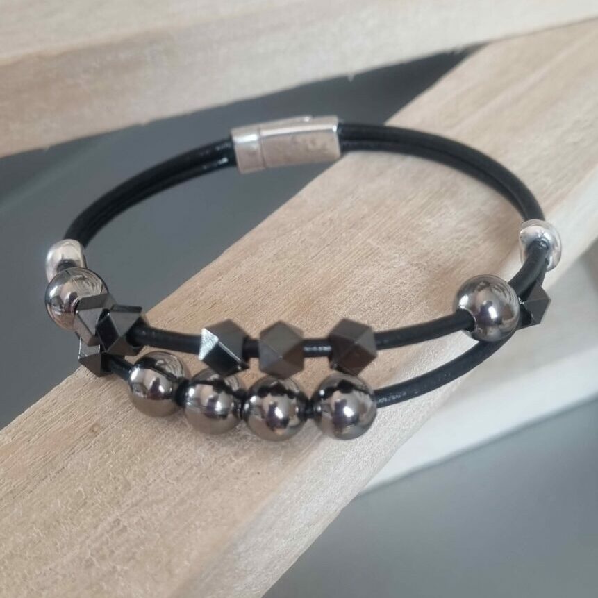 Bracelet homme en cuir rond noir et perles hématites et noires