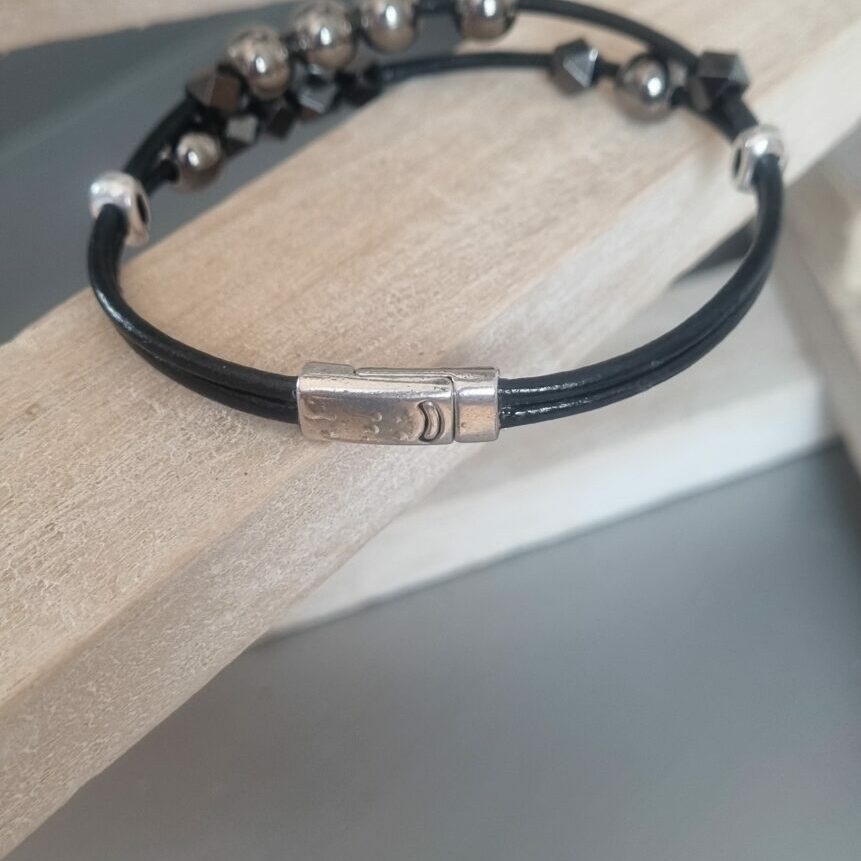 Bracelet homme en cuir rond noir et perles hématites et noires