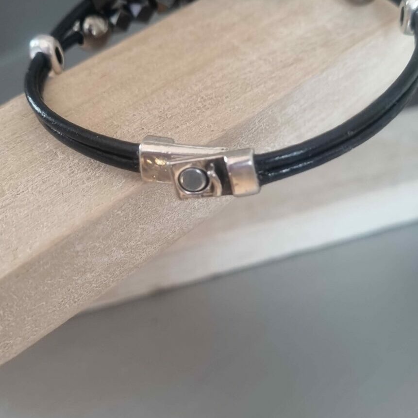 Bracelet homme en cuir rond noir et perles hématites et noires