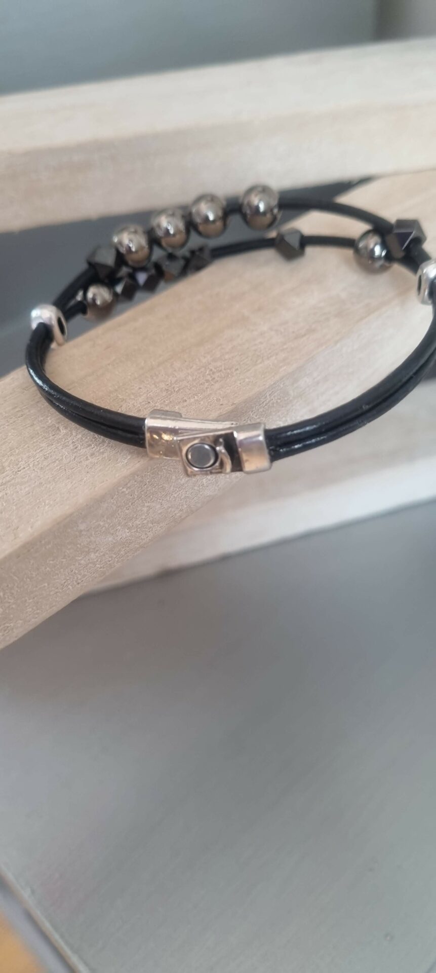 Bracelet homme en cuir rond noir et perles hématites et noires