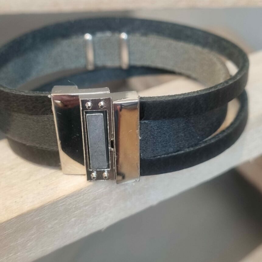 Bracelet homme 20mm gris et noir, plume argentée