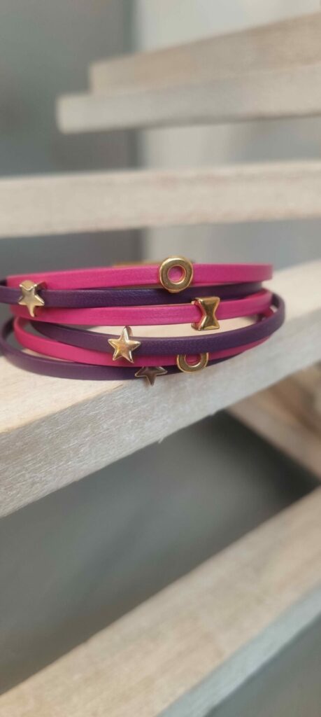 Bracelet femme en cuir 3mm rose et violet, passants dorés