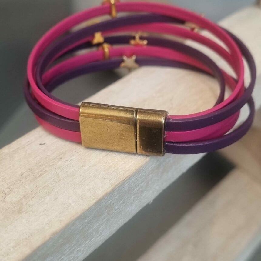 Bracelet femme en cuir 3mm rose et violet, passants dorés