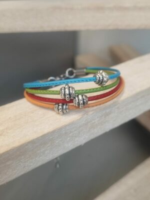 Bracelet femme multi couleur et perles argentées