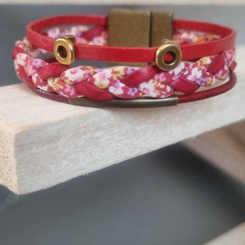 Bracelet femme en cuir rouge et cuir tressé liberty