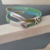 Bracelet en cuir multi couleur et fermoir U argenté