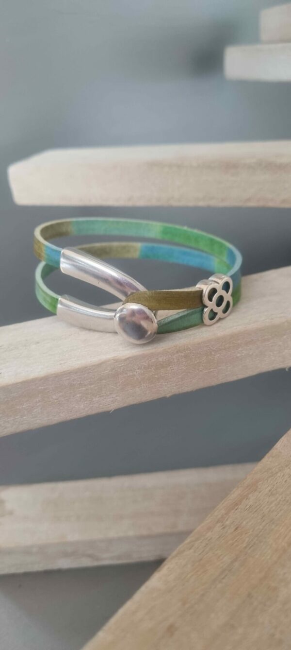3CUI35A Bracelet en cuir multi couleur et fermoir U argenté