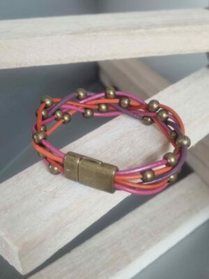 Bracelet femme en cuir rond 2mm tons orangés, roses et violets, perles bronzes