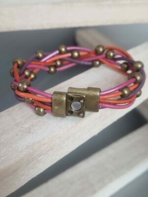 Bracelet femme en cuir rond 2mm tons orangés, roses et violets, perles bronzes