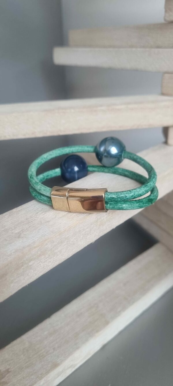 Bracelet femme cuir rond vert et perles céramiques bleu et verte