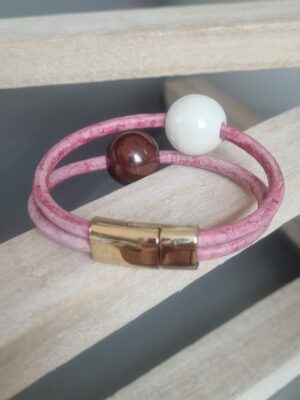 Bracelet femme cuir rond rose et perles céramiques marron et blanche