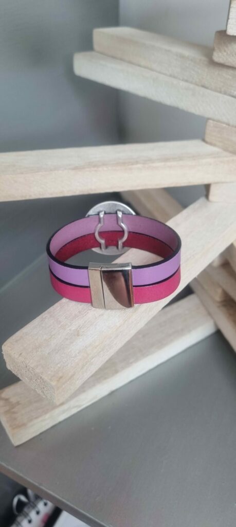 Manchette femme 20cm mauve et fuchsia, passant argenté