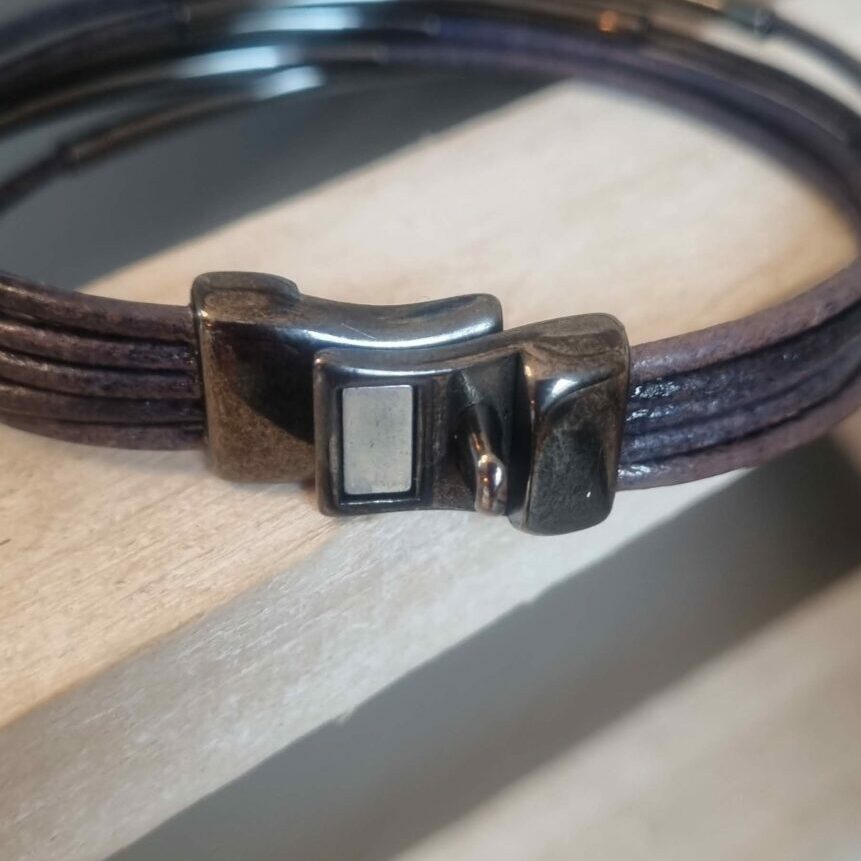 Bracelet homme en cuir rond bleu et tubes noirs