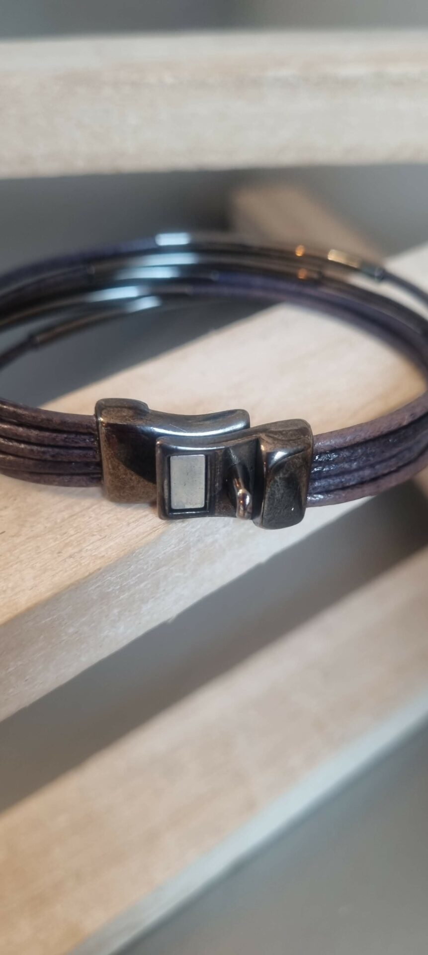 Bracelet homme en cuir rond bleu et tubes noirs