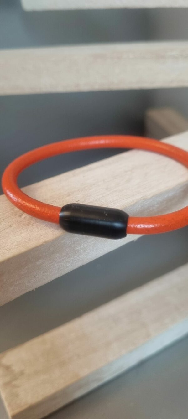 Bracelet mixte en cuir rond orange