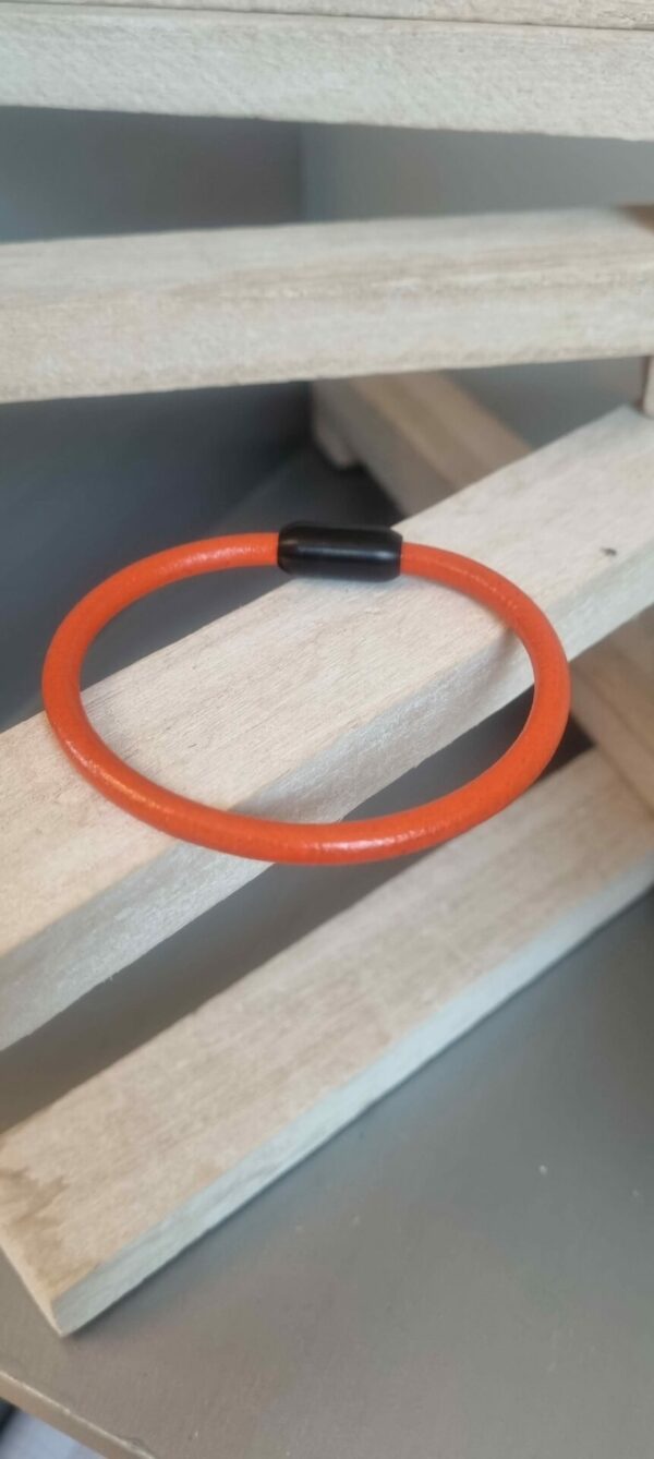 Bracelet mixte en cuir rond orange