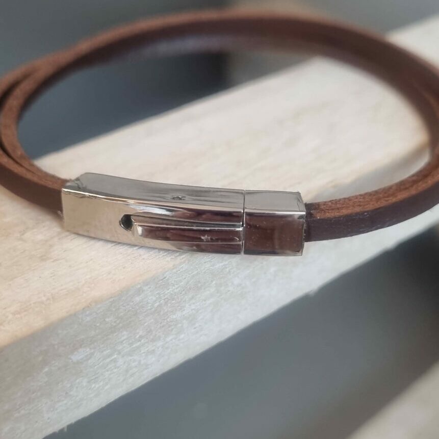 Bracelet homme en cuir carré marron