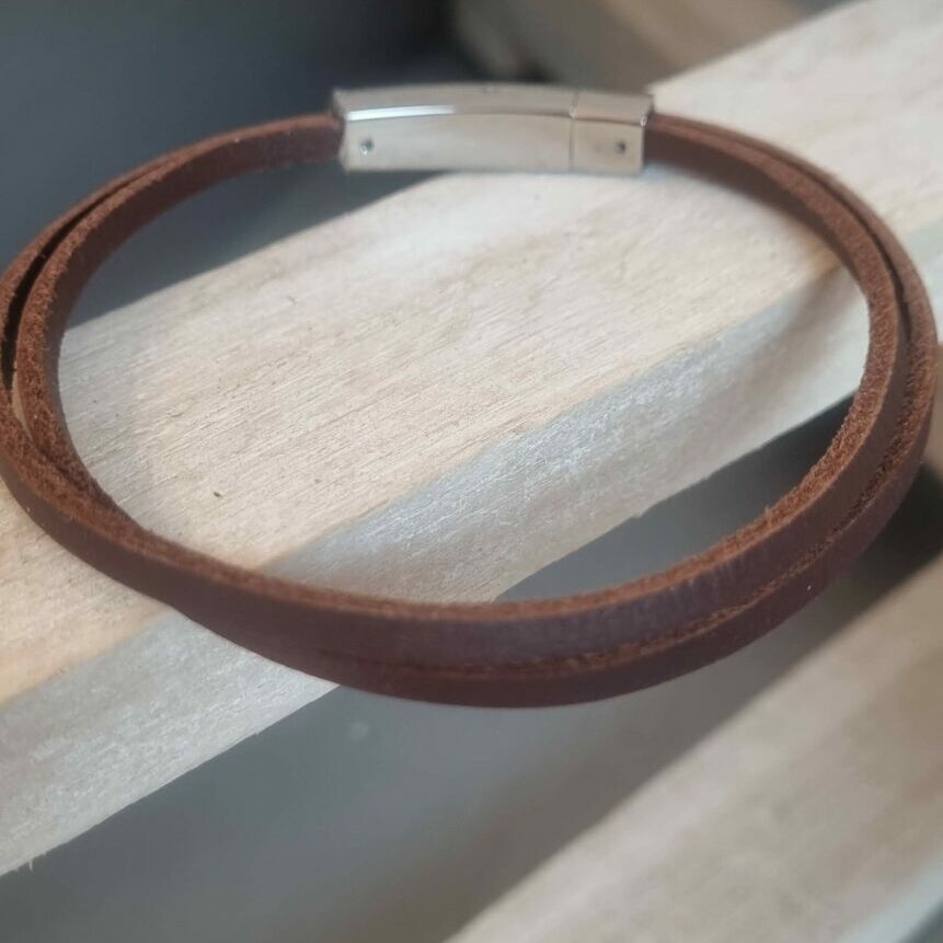 Bracelet homme en cuir carré marron