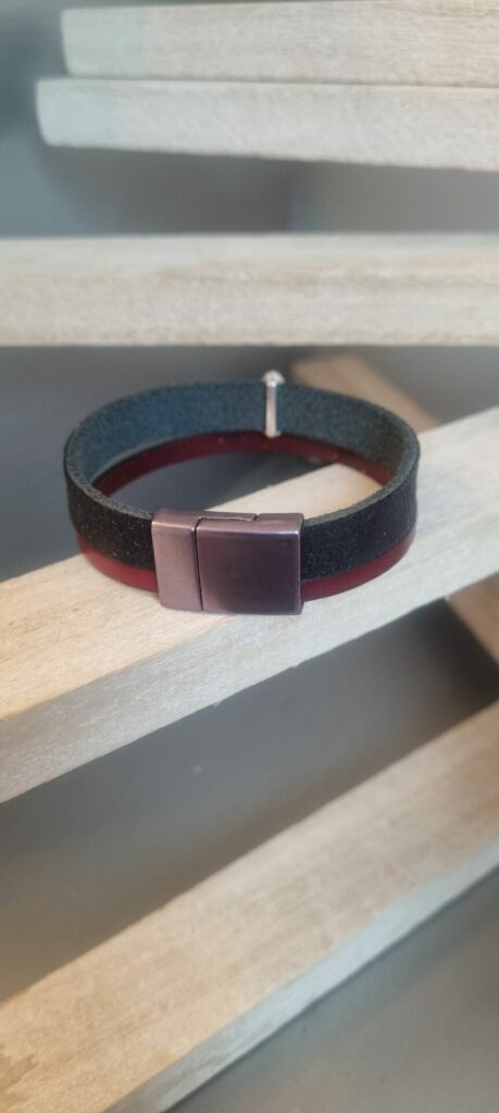 Bracelet homme15mm en cuir noir et bordeaux, passant bouddha argenté