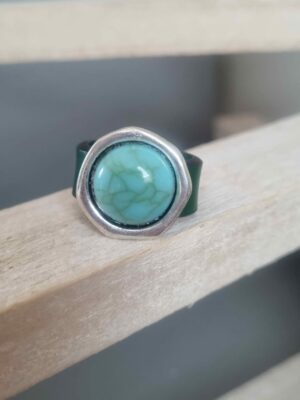 Bague en cuir vert 10mm et passant bleu vert