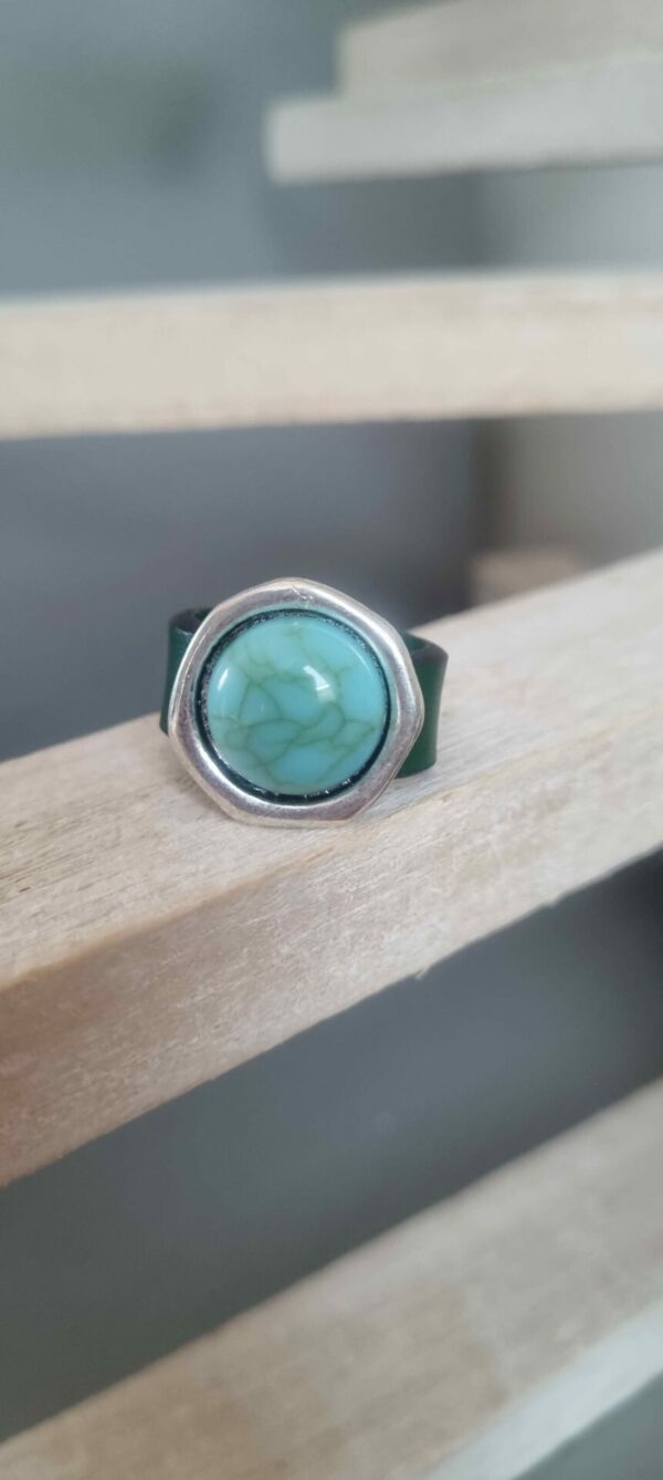 Bague en cuir vert 10mm et passant bleu vert