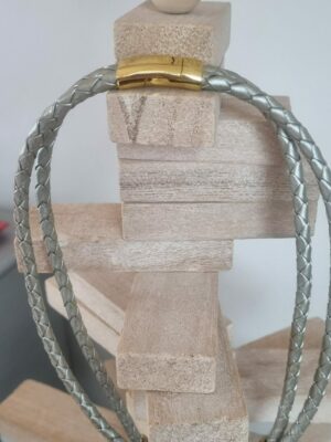Collier en cuir tressé cuir perles en céramique rose et doré