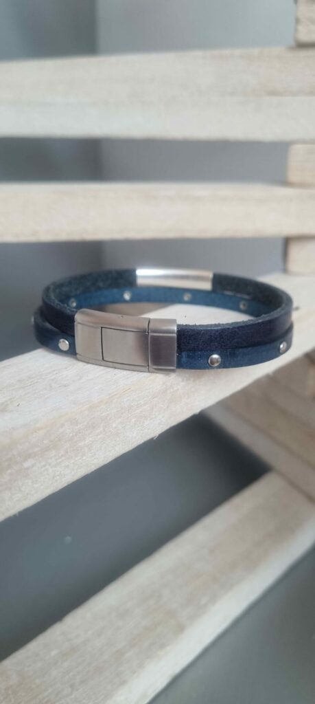 Bracelet mixte 10mm en cuir bleu clouté et cuir bleu uni