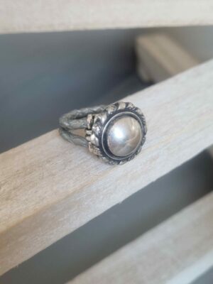 Bague femme fermoir bouton cuir tressé gris