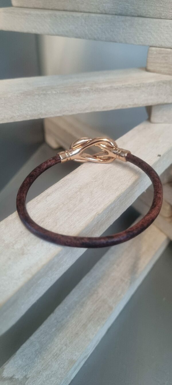 Bracelet mixte en cuir rond marron et fermoir infini