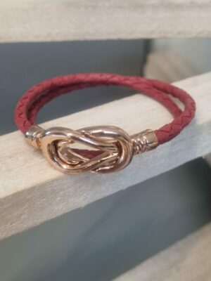 Bracelet femme double tour en cuir tressé grenat et fermoir infini