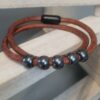 Bracelet homme double tour en cuir rond marron et perles noires