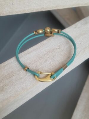 Bracelet enfant en cuir rond bleu et poissons dorés