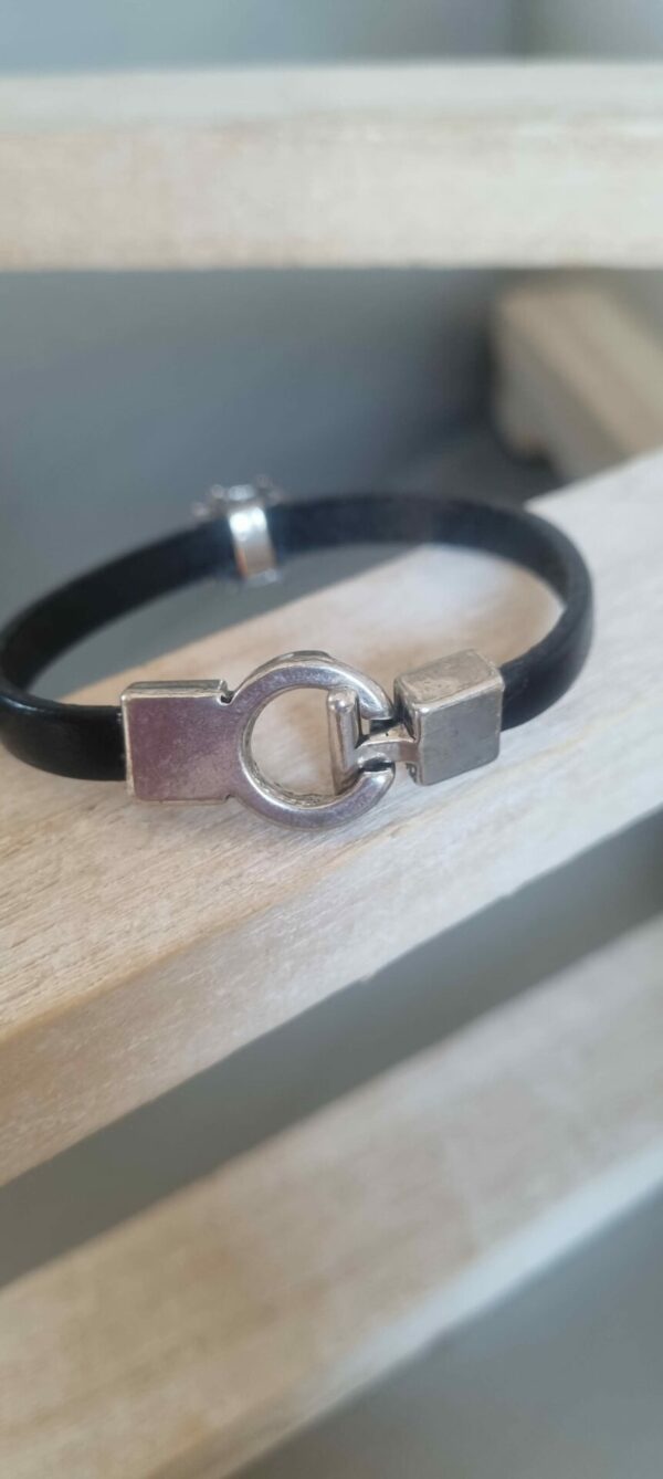 Bracelet enfant en cuir noir et coccinelle argentée