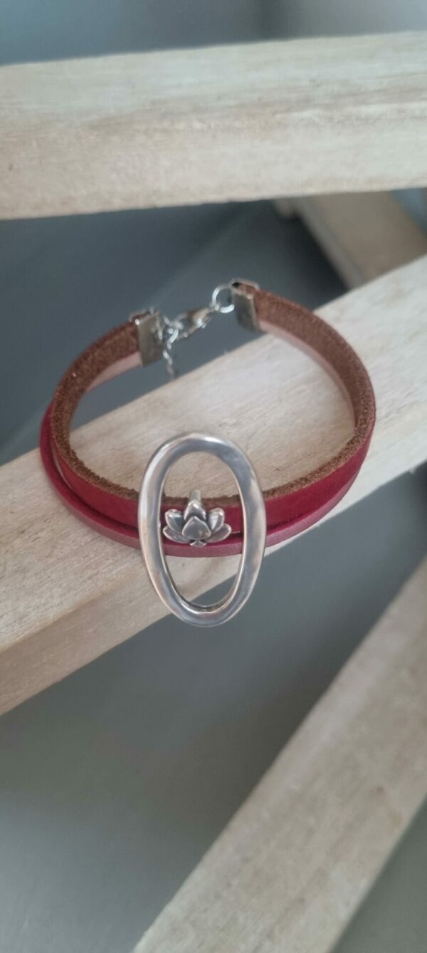 Bracelet femme cuir rouge et rose, passant ovale et fleur de lotus