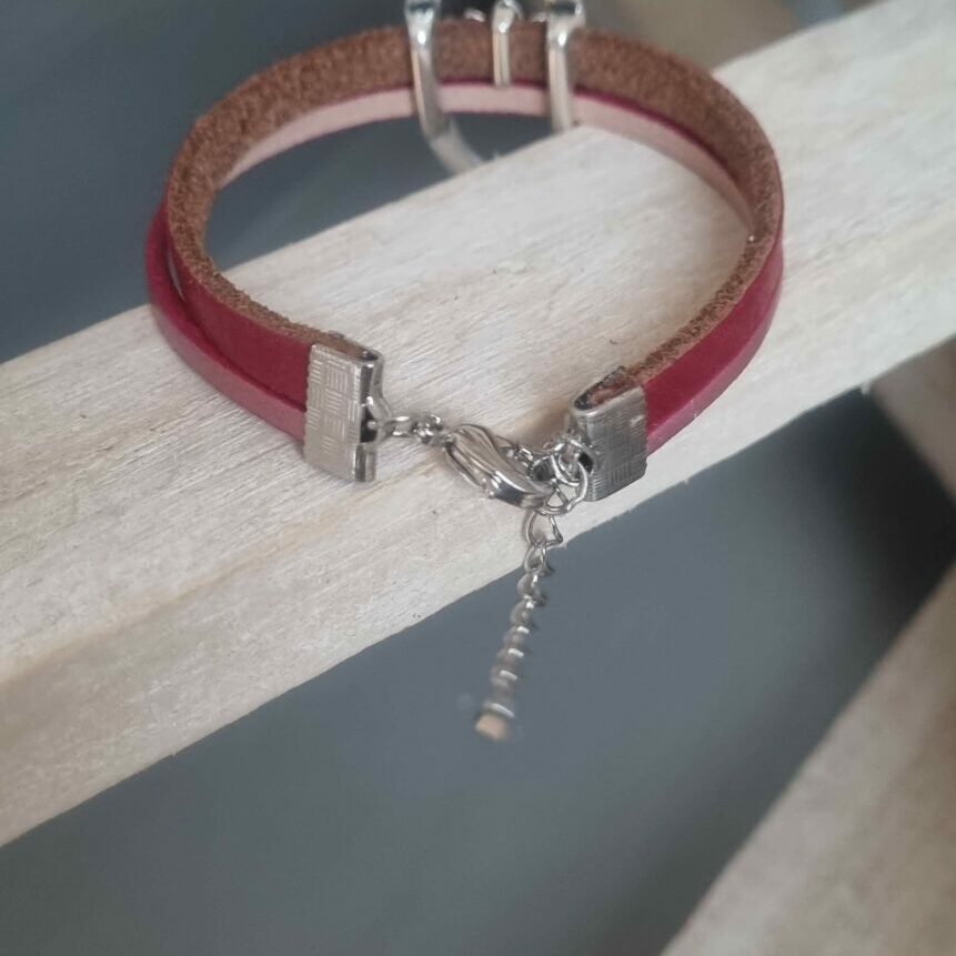 Bracelet femme cuir rouge et rose, passant ovale et fleur de lotus