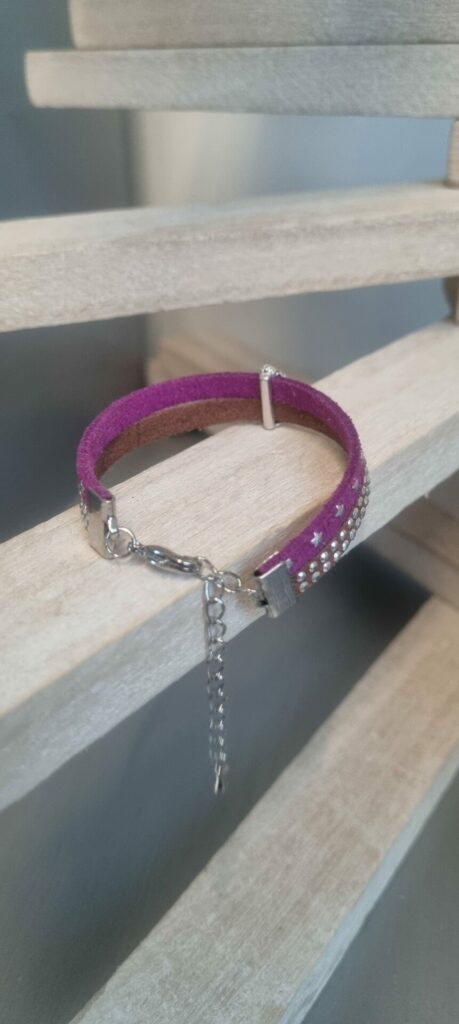 Bracelet enfant en suédine violette et marron, bouddha argenté