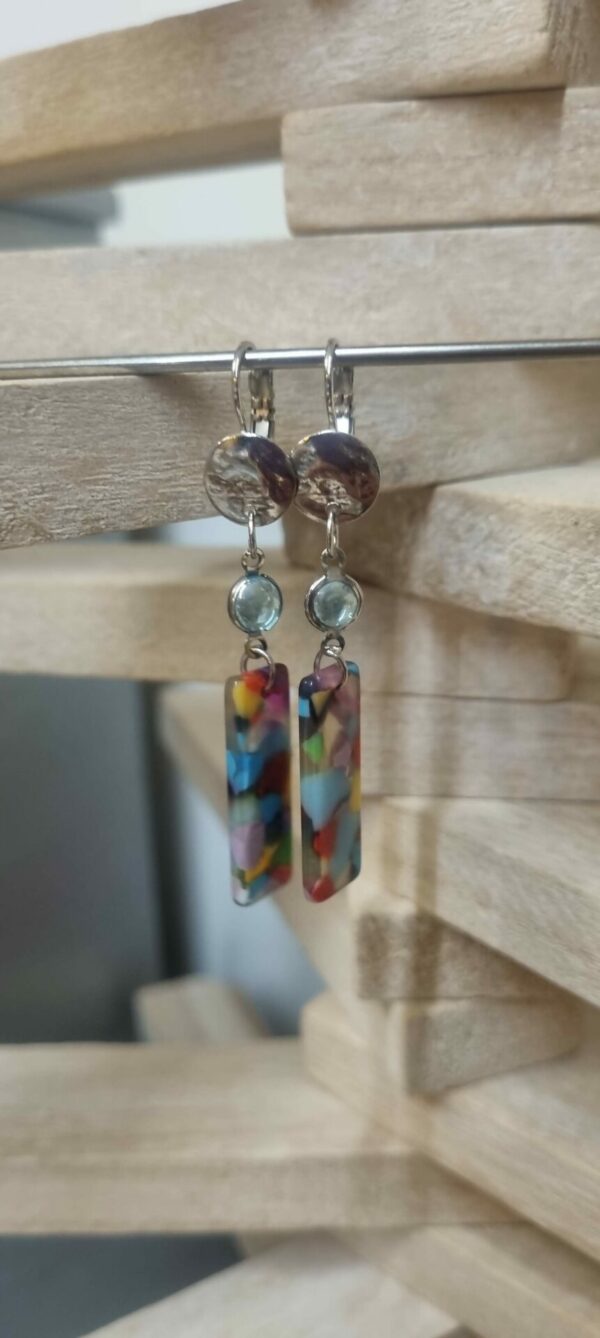 Boucles d'oreille femme en acétate multi couleur et passant en verre