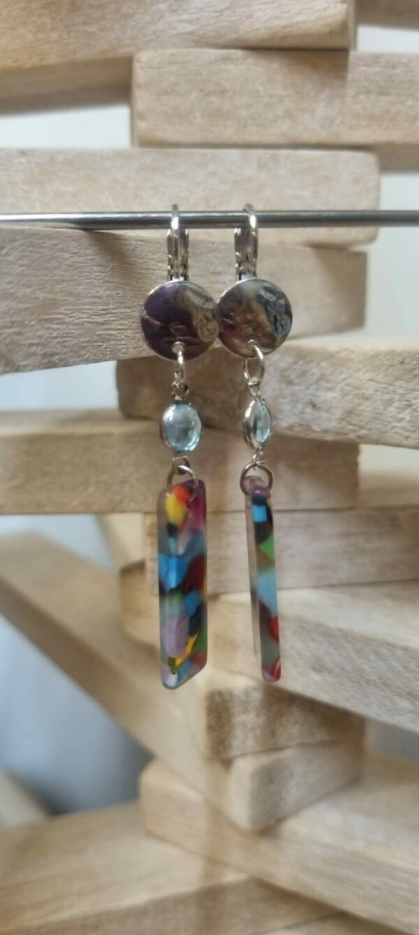 Boucles d'oreille femme en acétate multi couleur et passant en verre
