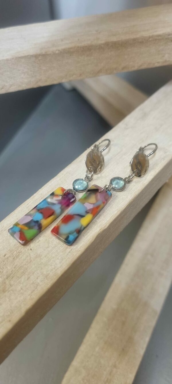 Boucles d'oreille femme en acétate multi couleur et passant en verre