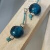 Boucles d'oreille femme en cuir rond bleu, perles en verres bleues