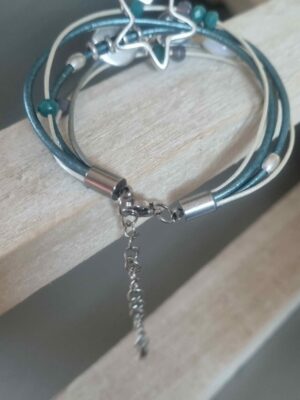 Bracelet femme en cuir rond bleu et argenté passants en verre et argentés