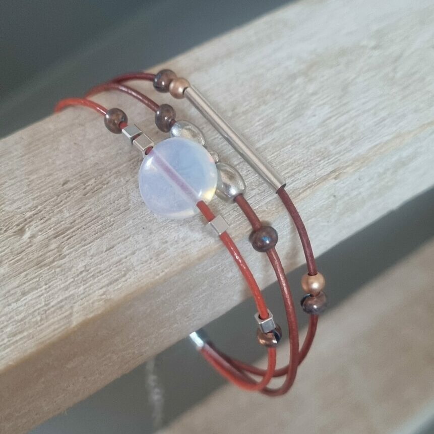 Bracelet femme en cuir rond 1mm et perles argentées