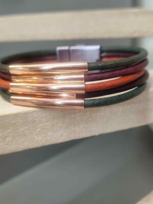 Bracelet en cuir rond et tubes or rosé